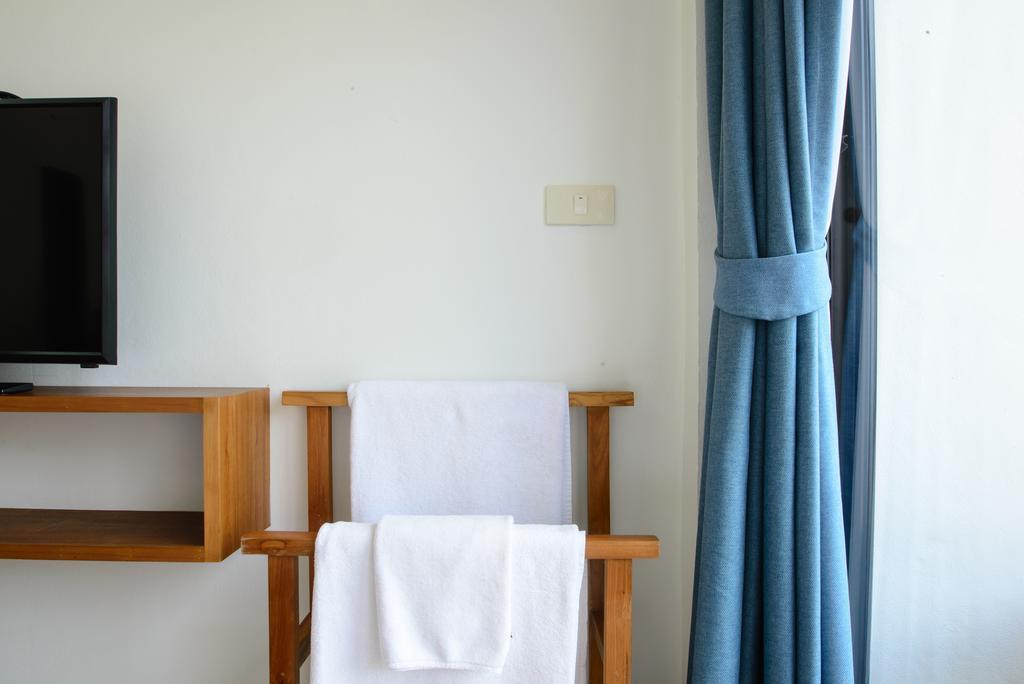 โอเชียน 12 ชิก โฮเต็ล Apartment Phuket ภายนอก รูปภาพ