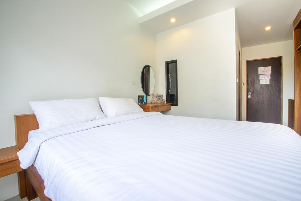 โอเชียน 12 ชิก โฮเต็ล Apartment Phuket ภายนอก รูปภาพ