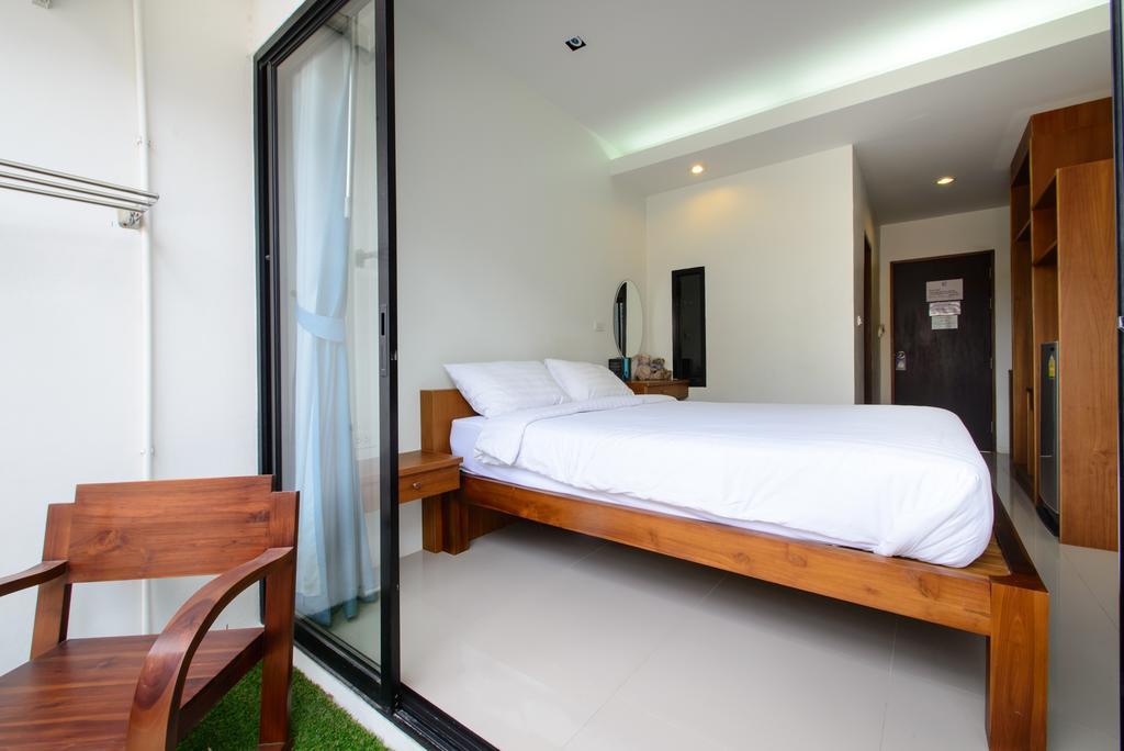 โอเชียน 12 ชิก โฮเต็ล Apartment Phuket ภายนอก รูปภาพ