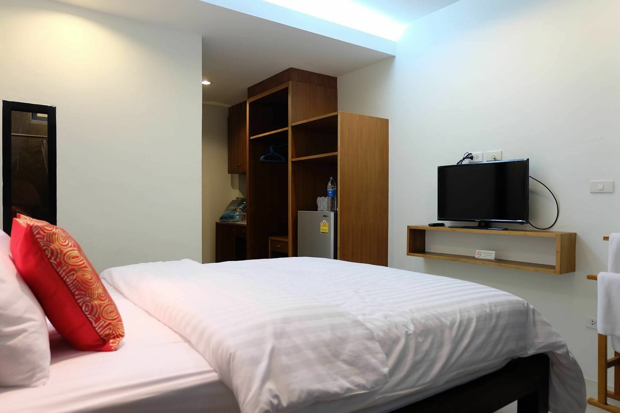 โอเชียน 12 ชิก โฮเต็ล Apartment Phuket ภายนอก รูปภาพ